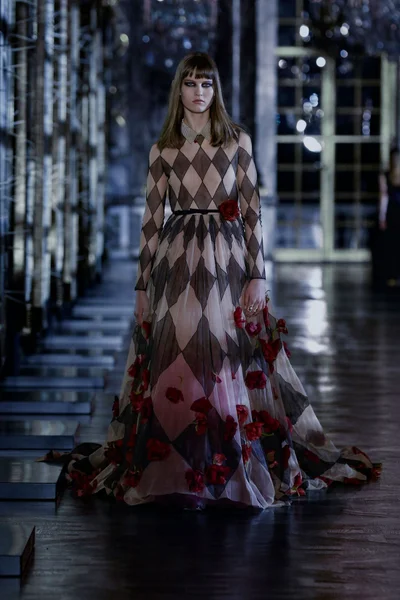 Look 63